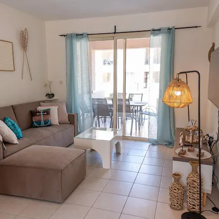 Royal Seacrest F G5 Ground Floor Apartament Pafos
