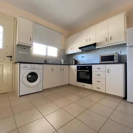 Royal Seacrest F G5 Ground Floor Appartement *